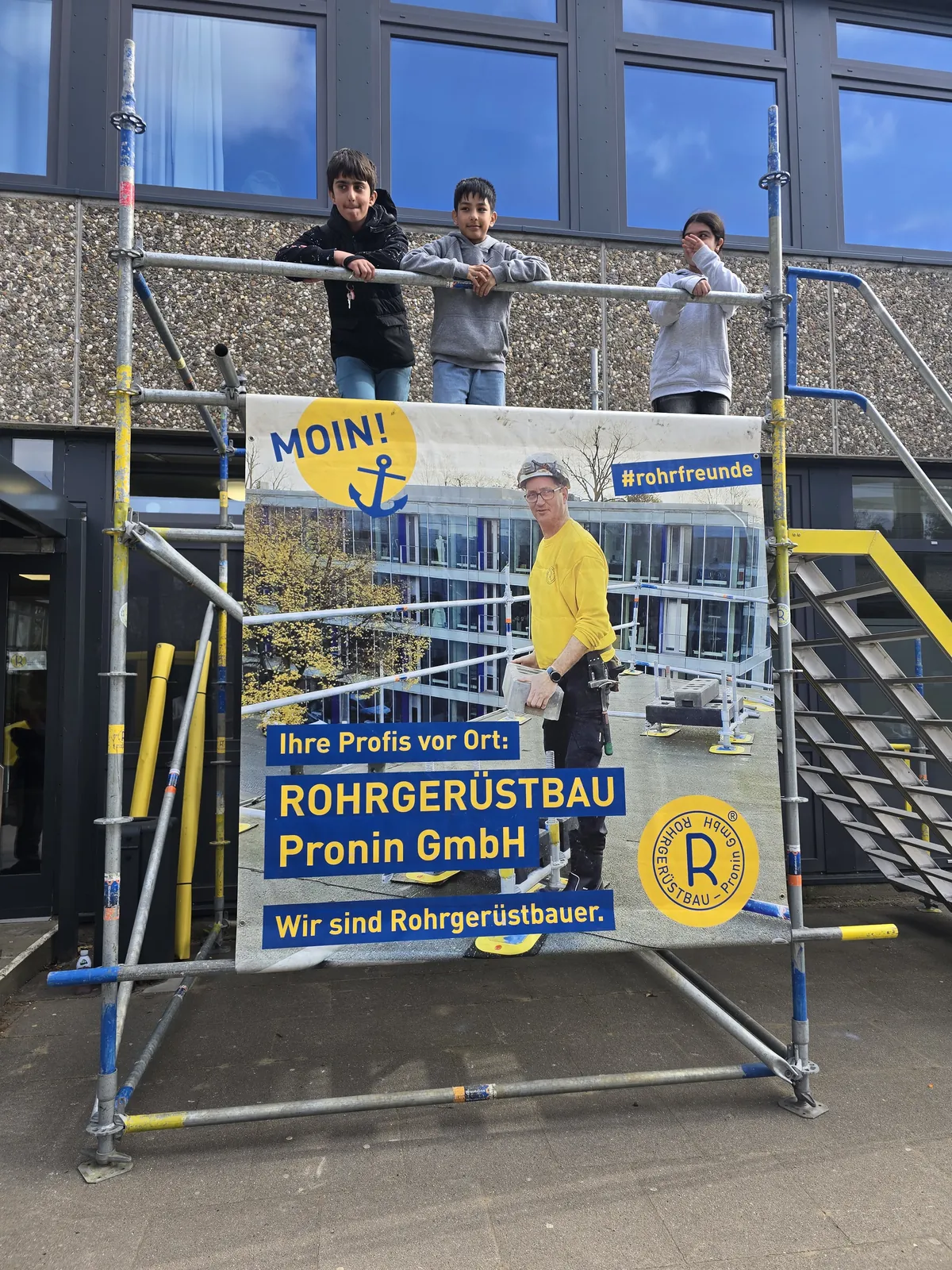 Nachwuchs auf dem Gerüst – Markenbotschafter von Rohrgerüstbau Pronin
